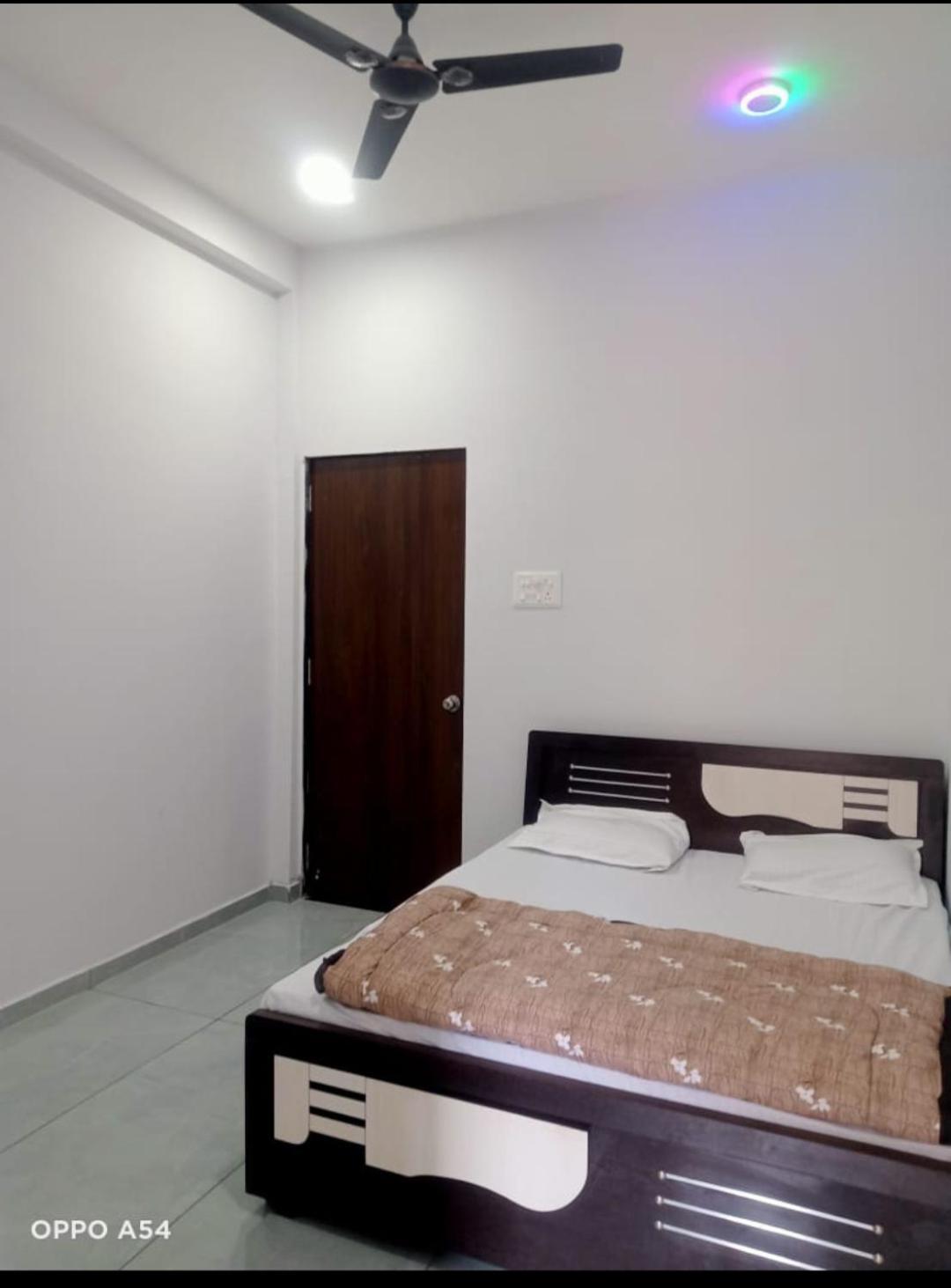Jai Swaminarayan Delux Homestay Garudeshwar 外观 照片